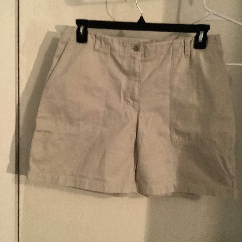 Jones New York Sporty shorts. Size 14